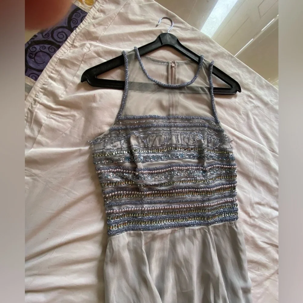 Gown - Picture 3 of 7